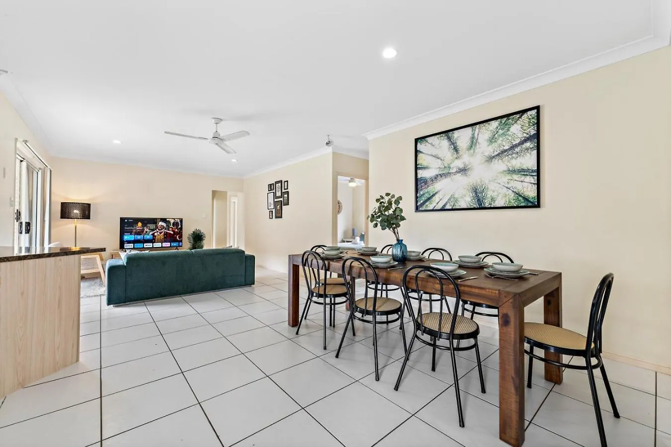 Urban Escape Spacious Home In Rothwell Sleeps 8 Deception Bay Holiday home