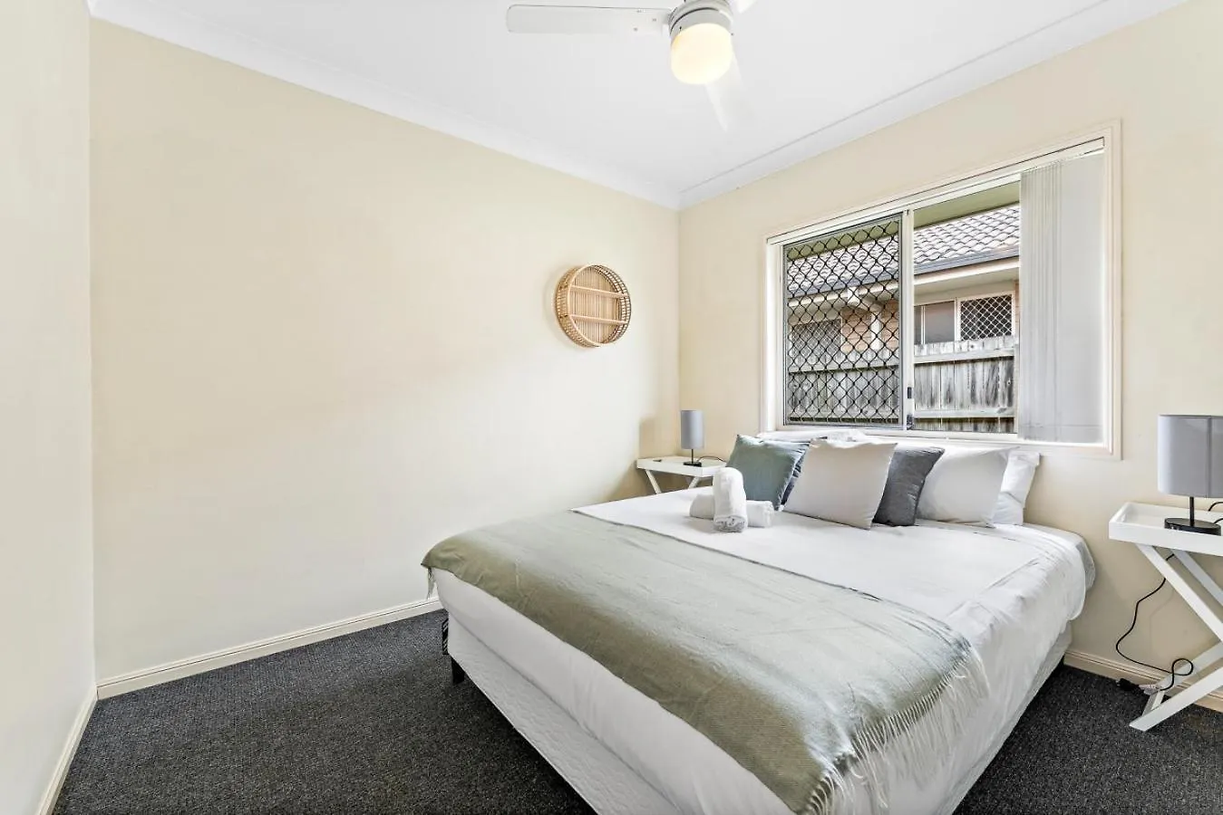 Urban Escape Spacious Home In Rothwell Sleeps 8 Deception Bay Holiday home