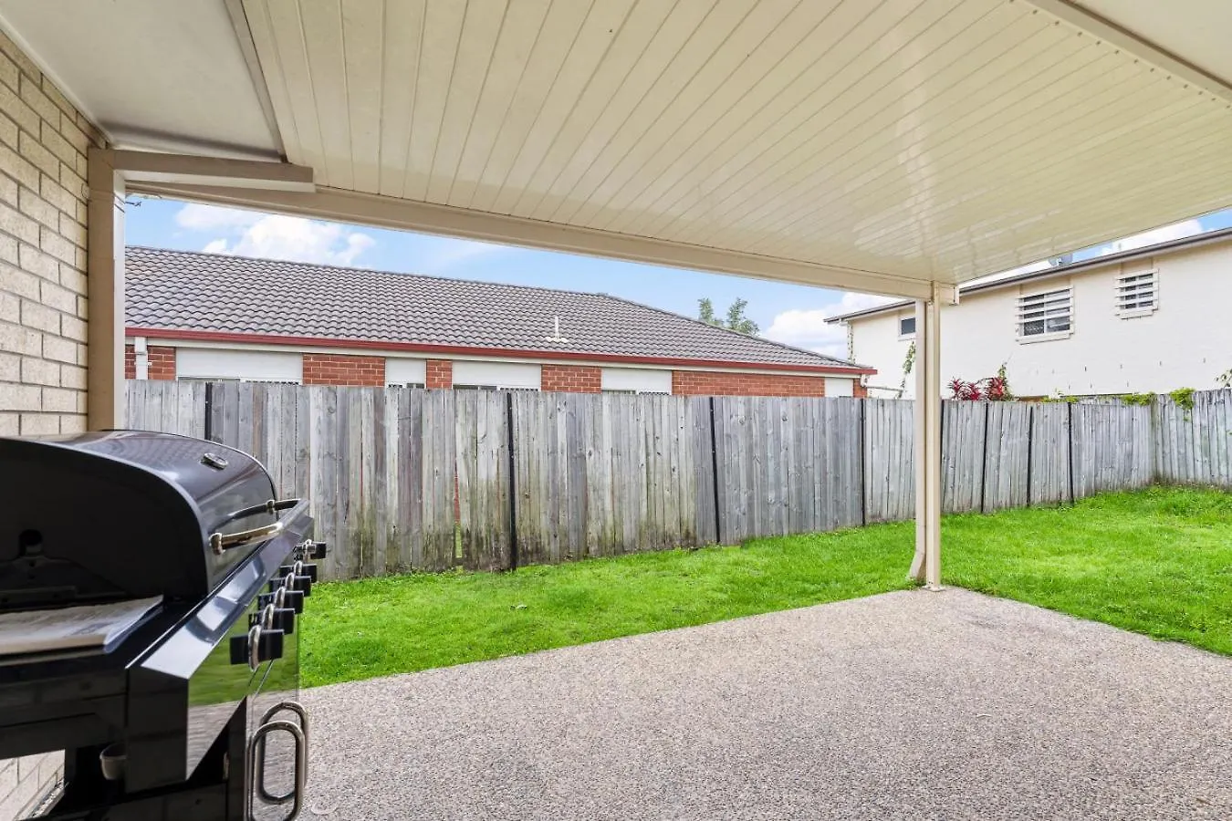 Holiday home Urban Escape Spacious Home In Rothwell Sleeps 8 Deception Bay