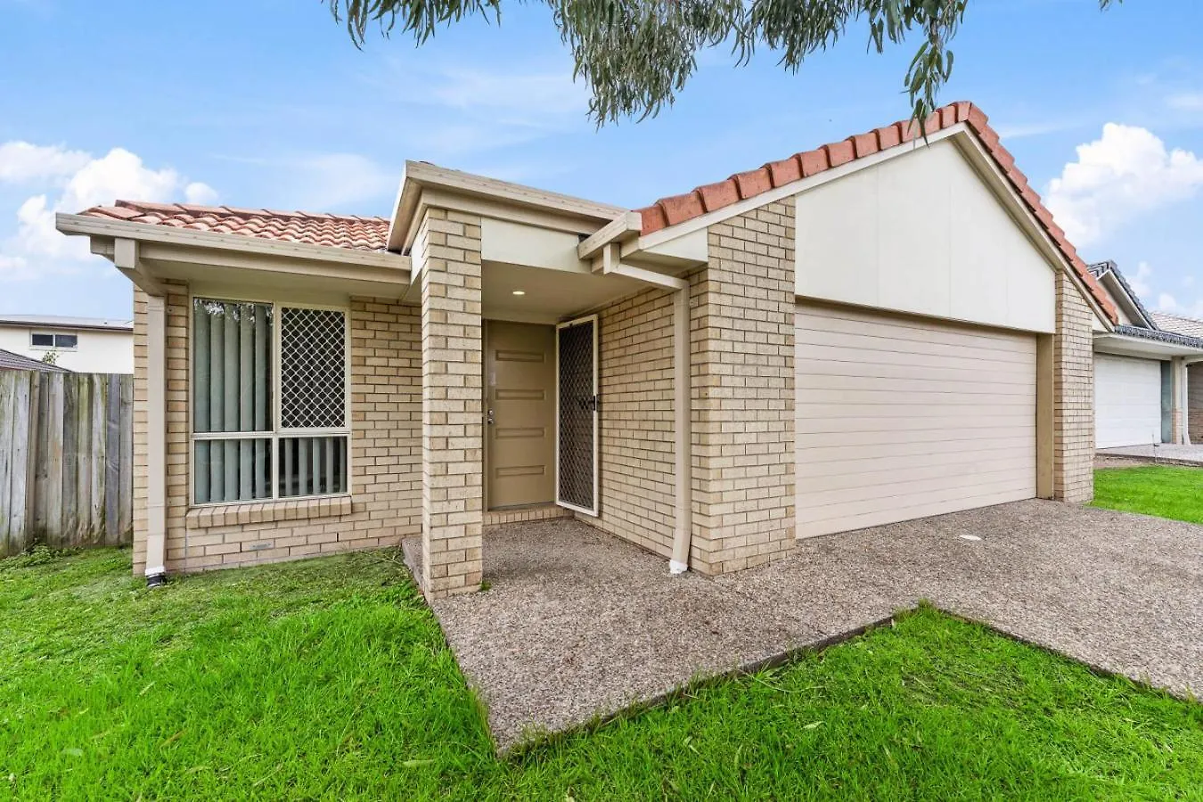 Urban Escape Spacious Home In Rothwell Sleeps 8 Deception Bay Australia